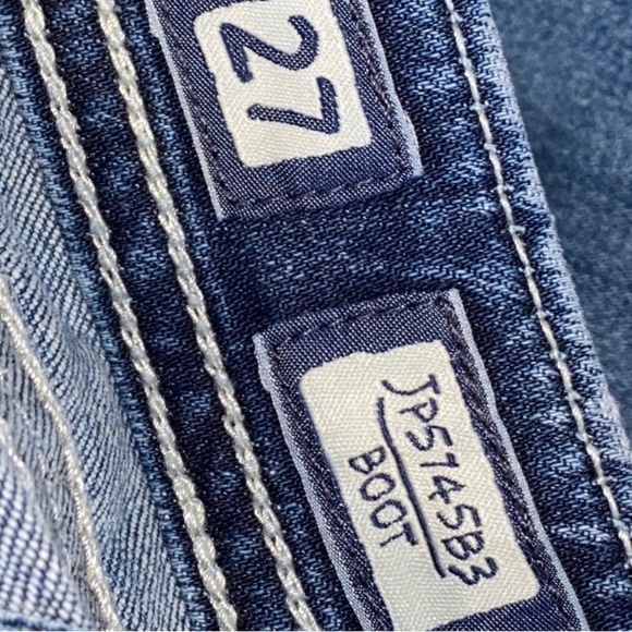 Gorgeous Hard To Find Miss Me Jeans - Picture 6 of 8